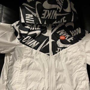 Nike Wind Breaker Hoodie Jacket